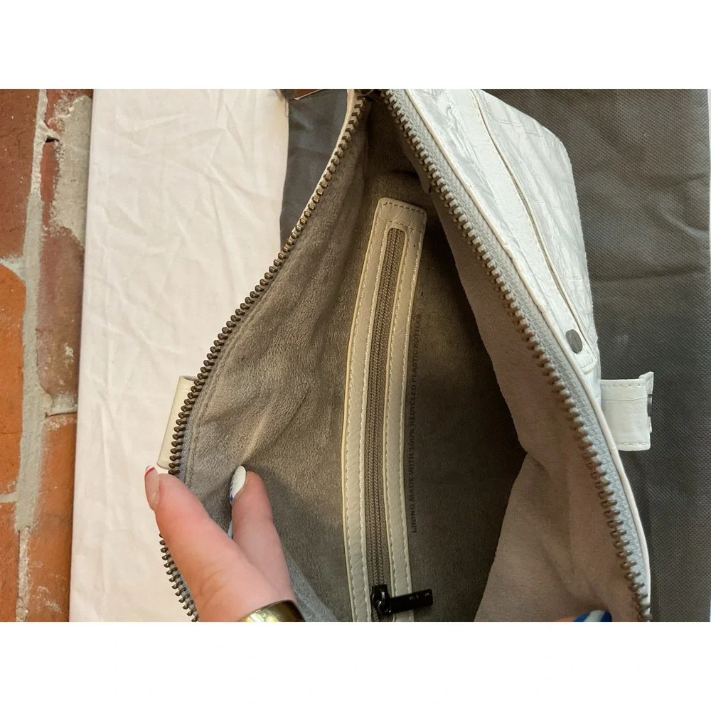 Matt & Nat White SadeClutch Handbag Vegan Leather Cruelty‎ Free New NWT